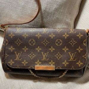 Authentic Louis Vuitton
Brown Monogram Canvas Favorite MM